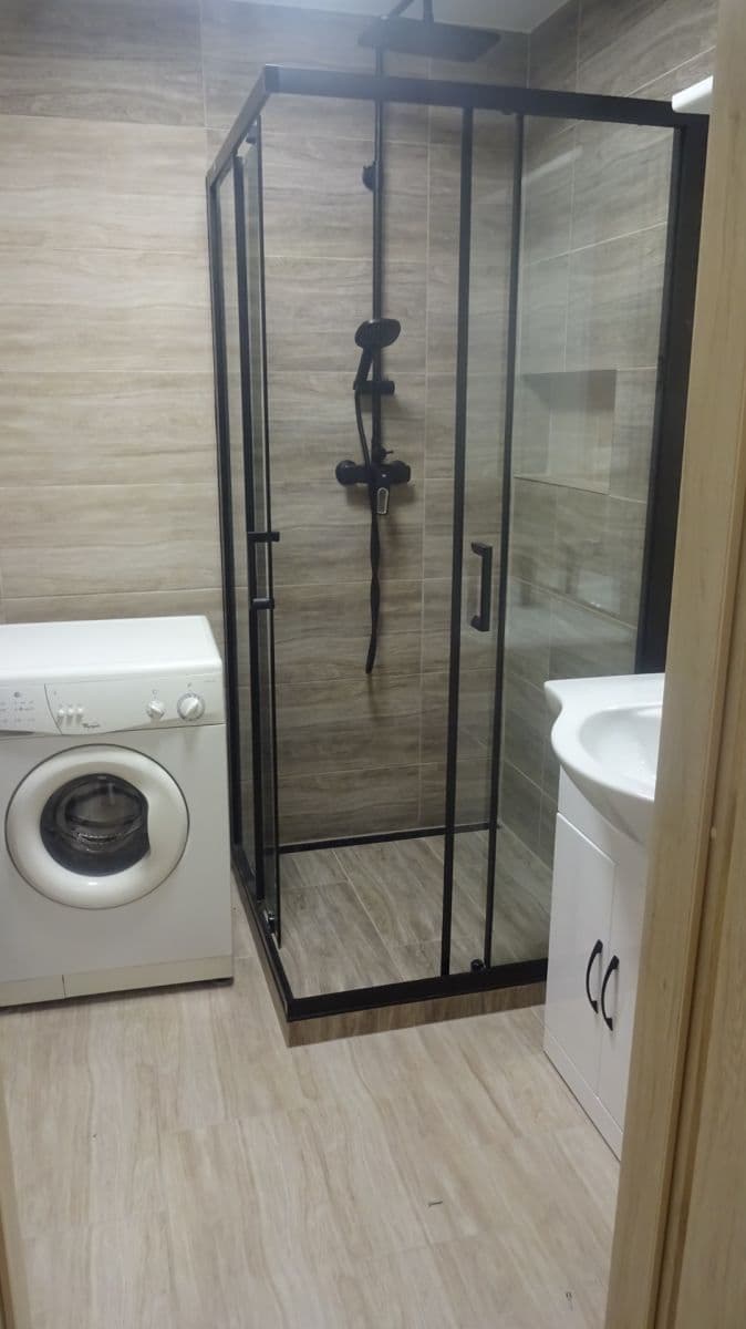 Prenájom bytu 3-izbový 70 m², Vígľašská, Petržalka, Bratislavský kraj Prenájom bytu 3-izbový 70 m², Vígľašská, Petržalka, Bratislavský kraj