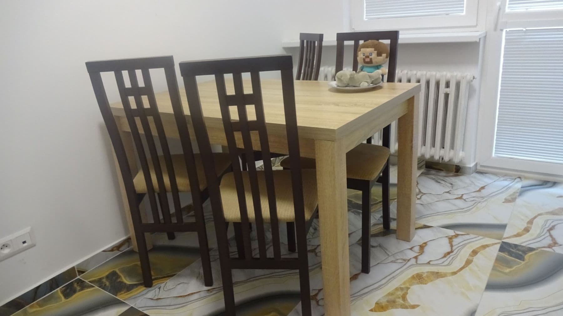 Prenájom bytu 3-izbový 70 m², Vígľašská, Petržalka, Bratislavský kraj Prenájom bytu 3-izbový 70 m², Vígľašská, Petržalka, Bratislavský kraj