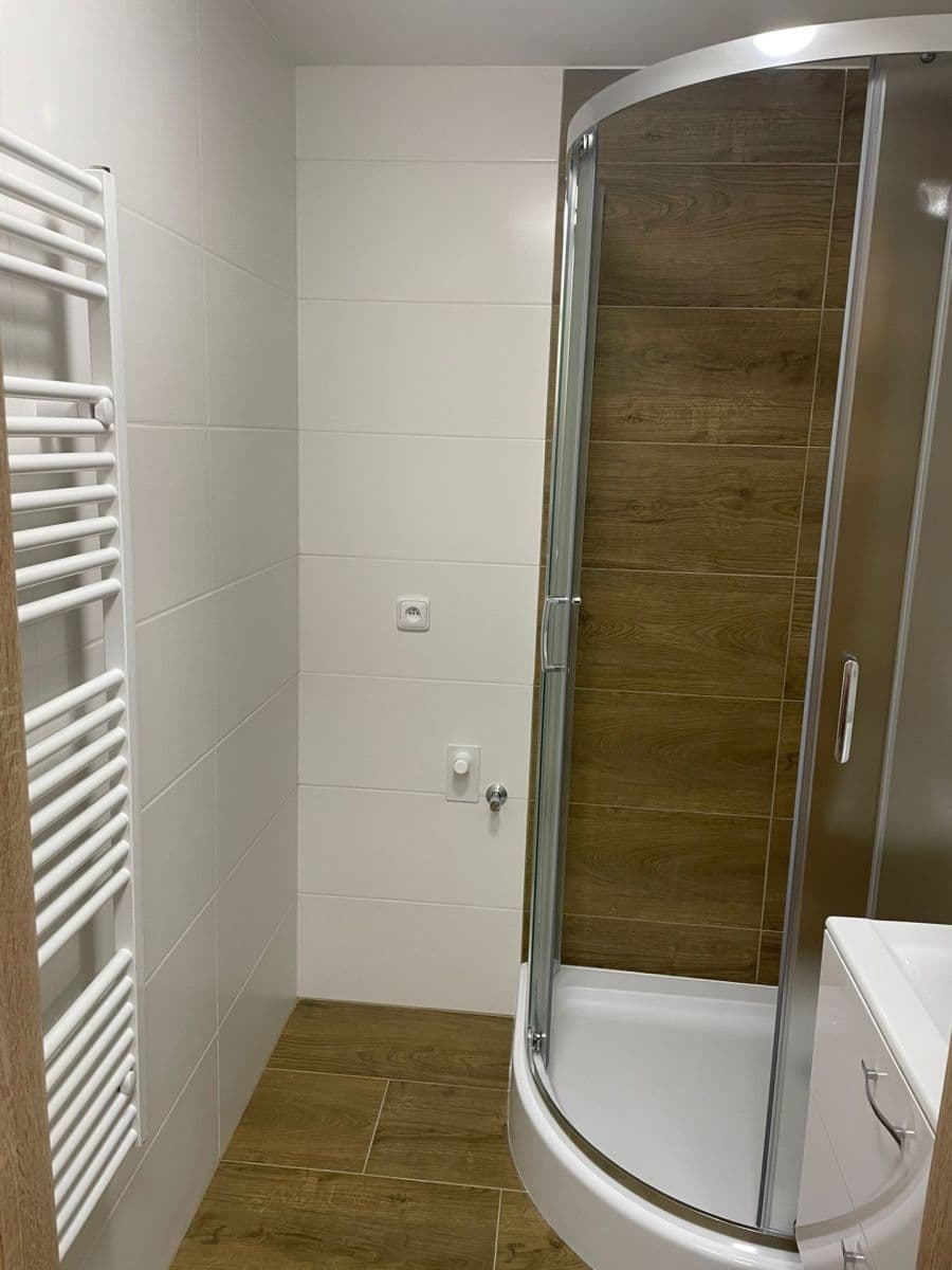 Prenájom bytu 2-izbový 47 m², Kosmonautů, Mělník, Středočeský kraj Prenájom bytu 2-izbový 47 m², Kosmonautů, Mělník, Středočeský kraj