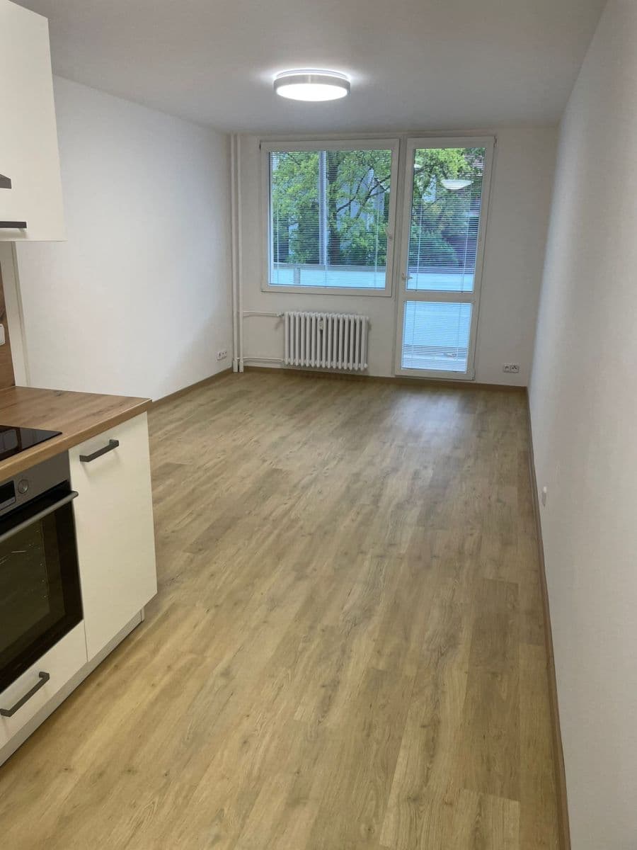 Prenájom bytu 2-izbový 47 m², Kosmonautů, Mělník, Středočeský kraj Prenájom bytu 2-izbový 47 m², Kosmonautů, Mělník, Středočeský kraj