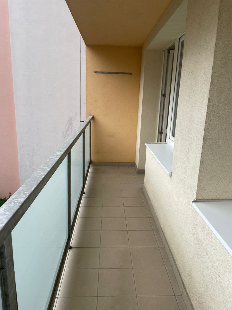 Prenájom bytu 2-izbový 47 m², Kosmonautů, Mělník, Středočeský kraj Prenájom bytu 2-izbový 47 m², Kosmonautů, Mělník, Středočeský kraj