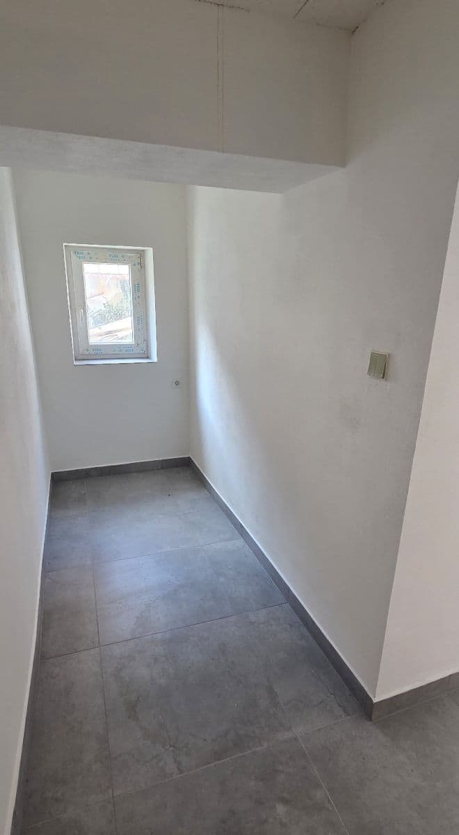 Prenájom bytu 1-izbový 28 m², Hodolanská, Olomouc, Olomoucký kraj Prenájom bytu 1-izbový 28 m², Hodolanská, Olomouc, Olomoucký kraj