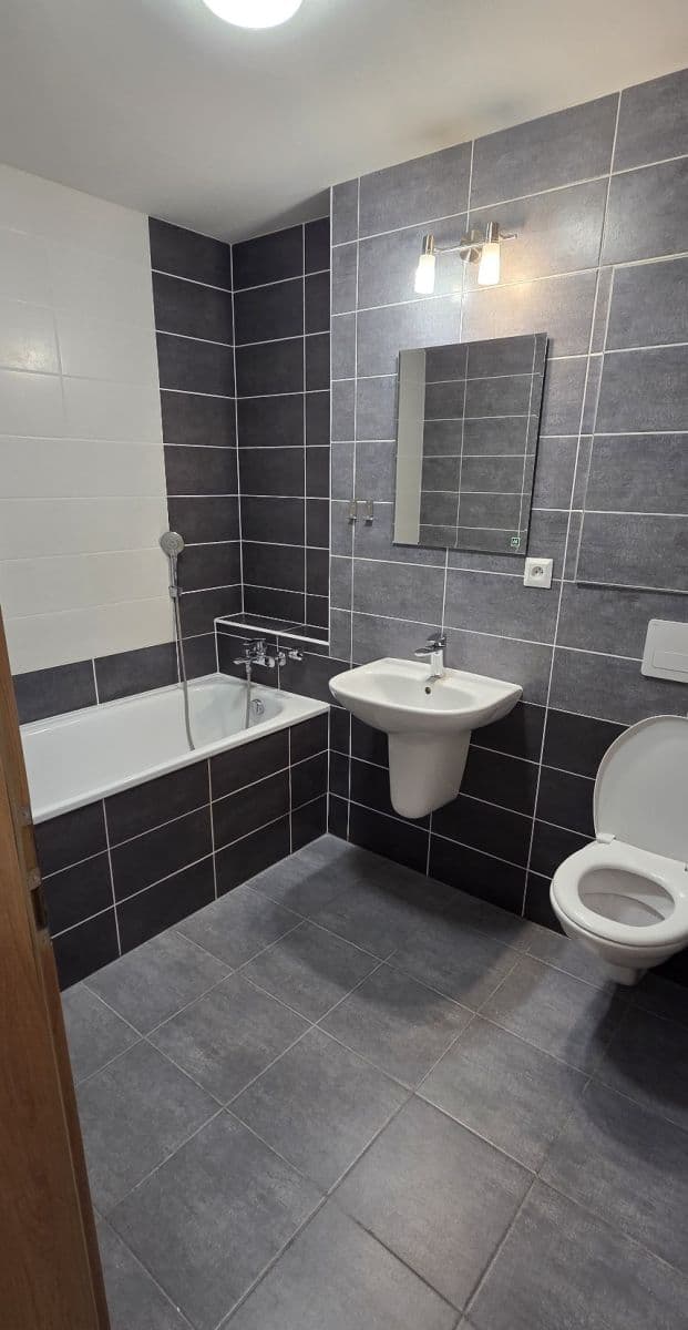 Prenájom bytu 2-izbový 59 m², Eduarda Hamburgera, Olomouc, Olomoucký kraj Prenájom bytu 2-izbový 59 m², Eduarda Hamburgera, Olomouc, Olomoucký kraj
