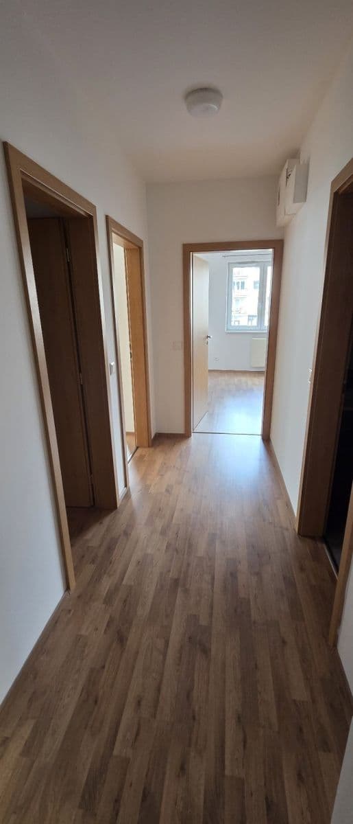 Prenájom bytu 2-izbový 59 m², Eduarda Hamburgera, Olomouc, Olomoucký kraj Prenájom bytu 2-izbový 59 m², Eduarda Hamburgera, Olomouc, Olomoucký kraj