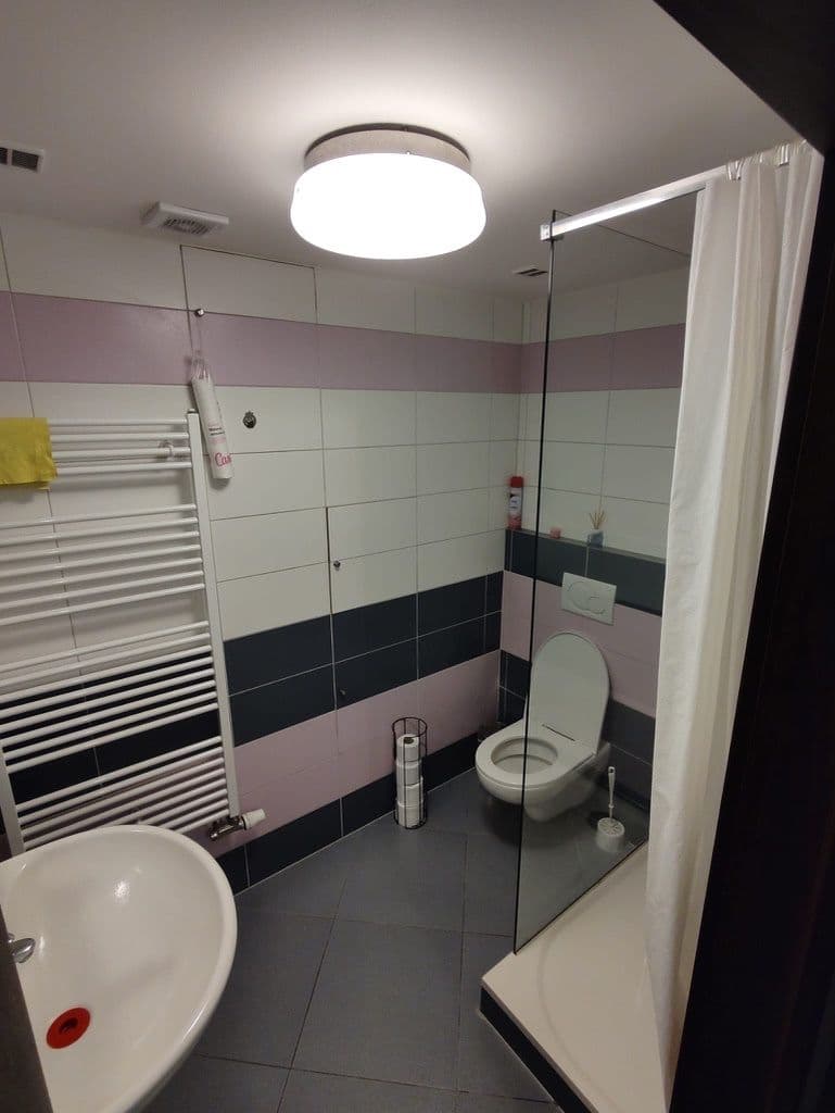 Prenájom bytu 2-izbový 48 m², U Krbu, Praha, Praha Prenájom bytu 2-izbový 48 m², U Krbu, Praha, Praha