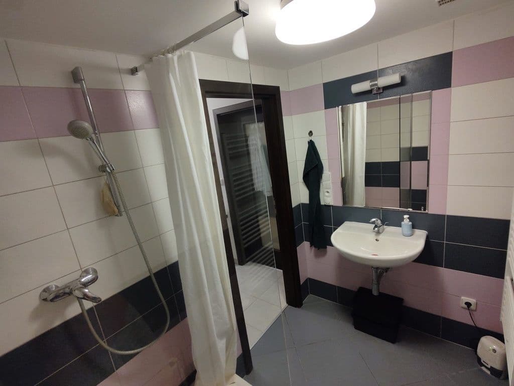 Prenájom bytu 2-izbový 48 m², U Krbu, Praha, Praha Prenájom bytu 2-izbový 48 m², U Krbu, Praha, Praha