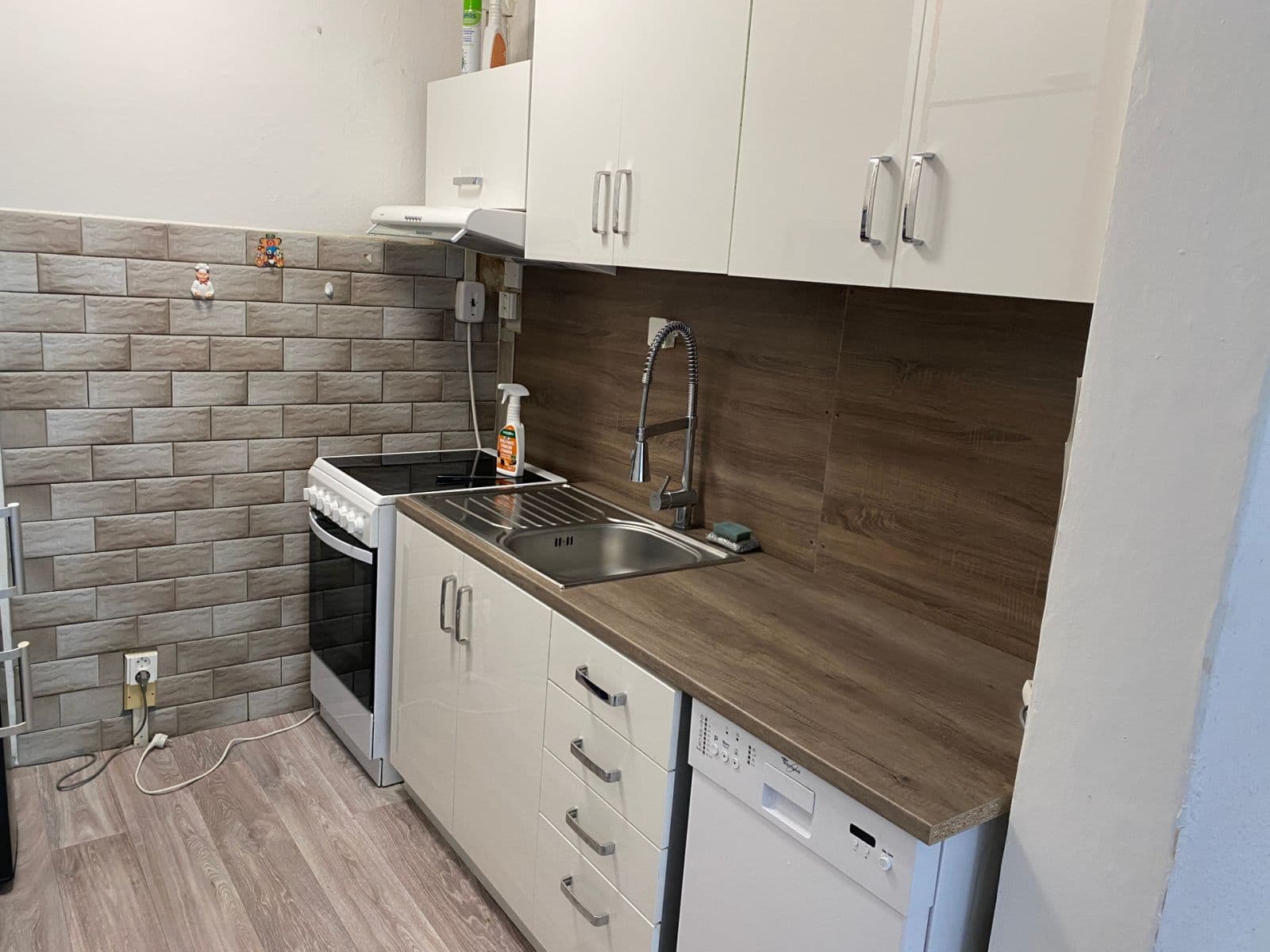 Prenájom bytu 2-izbový 42 m², Machuldova, Praha, Praha Prenájom bytu 2-izbový 42 m², Machuldova, Praha, Praha