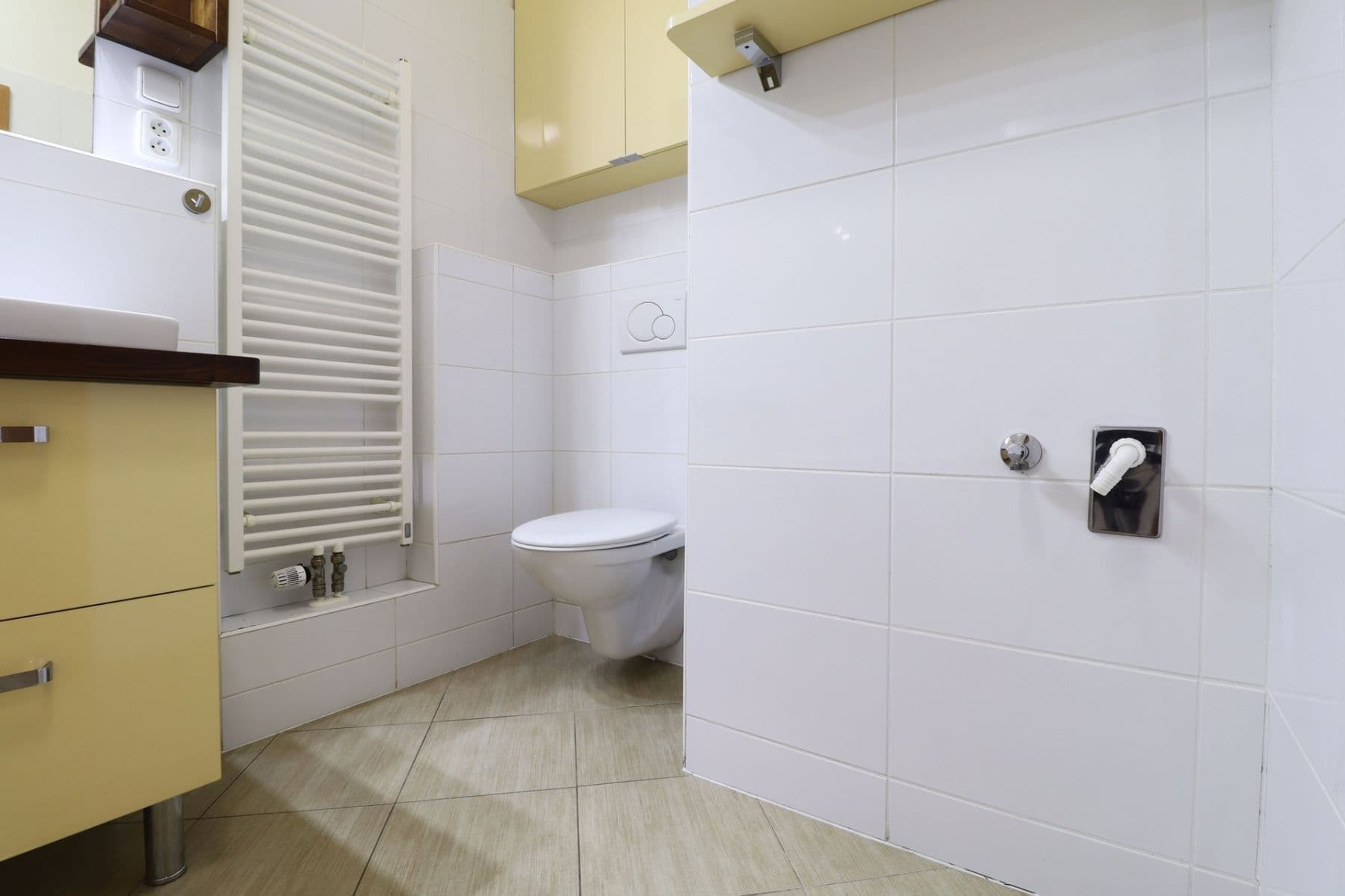 Prenájom bytu 3-izbový 65 m², Jana Přibíka, Praha, Praha Prenájom bytu 3-izbový 65 m², Jana Přibíka, Praha, Praha