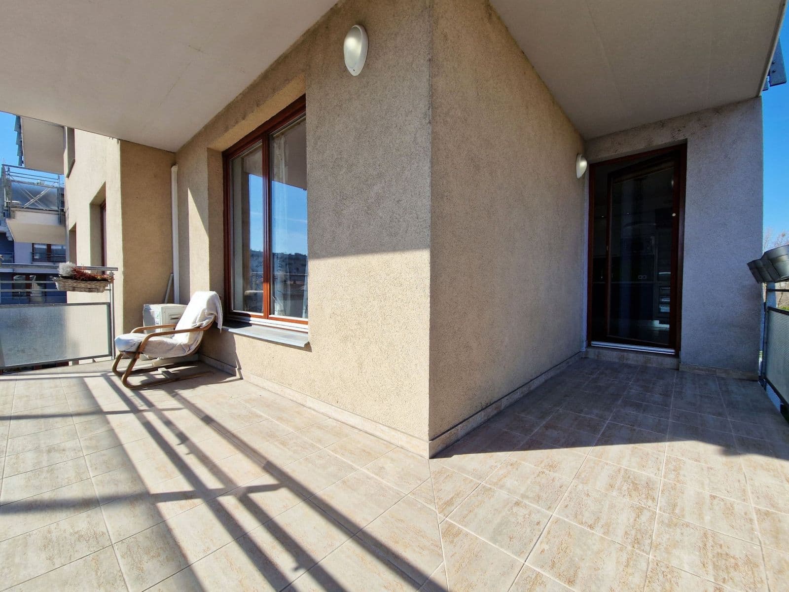 Prenájom bytu 3-izbový 65 m², Jana Přibíka, Praha, Praha Prenájom bytu 3-izbový 65 m², Jana Přibíka, Praha, Praha