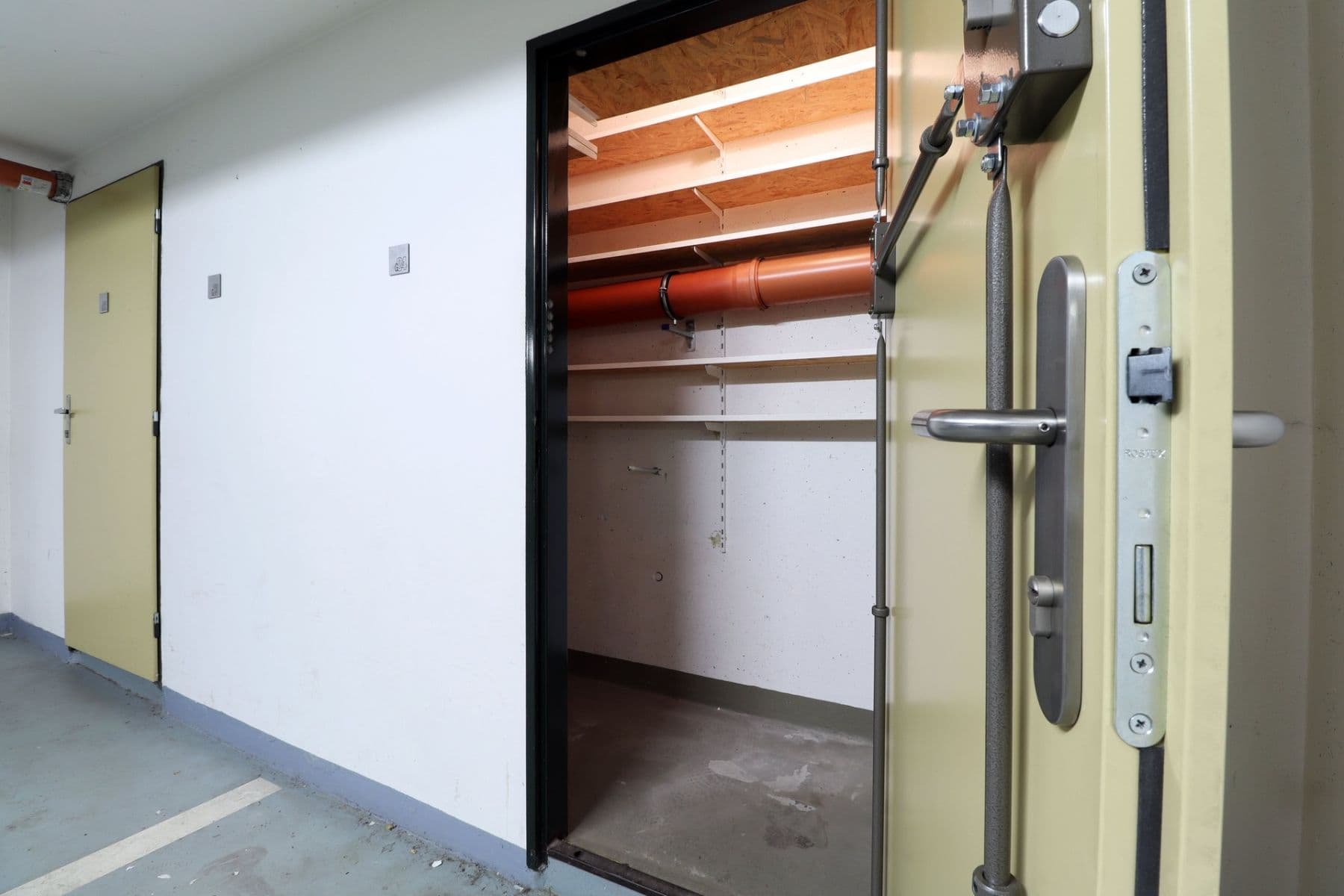 Prenájom bytu 3-izbový 65 m², Jana Přibíka, Praha, Praha Prenájom bytu 3-izbový 65 m², Jana Přibíka, Praha, Praha