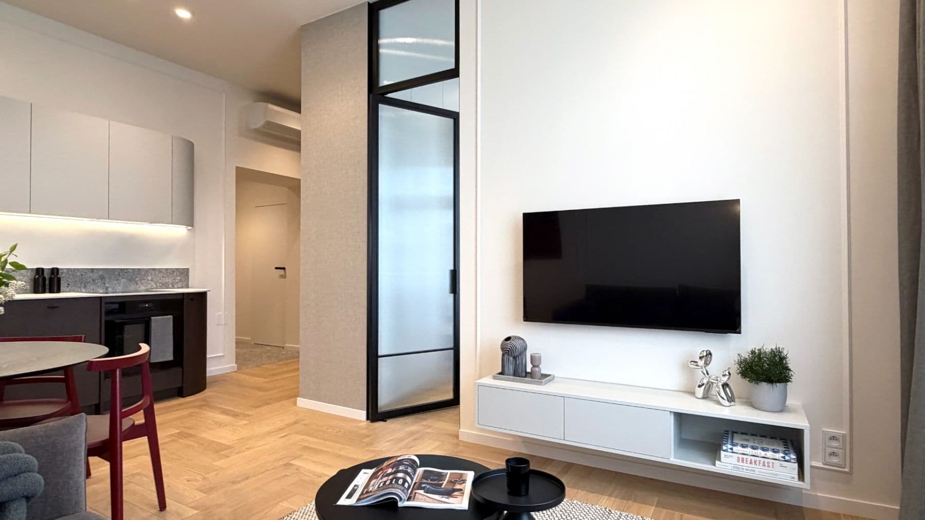 Prenájom bytu 2-izbový 41 m², Karlínské náměstí, Praha, Praha Prenájom bytu 2-izbový 41 m², Karlínské náměstí, Praha, Praha