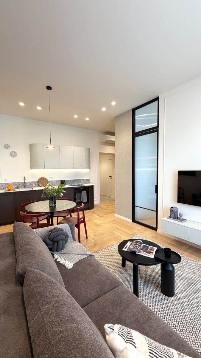 Prenájom bytu 2-izbový 41 m², Karlínské náměstí, Praha, Praha Prenájom bytu 2-izbový 41 m², Karlínské náměstí, Praha, Praha