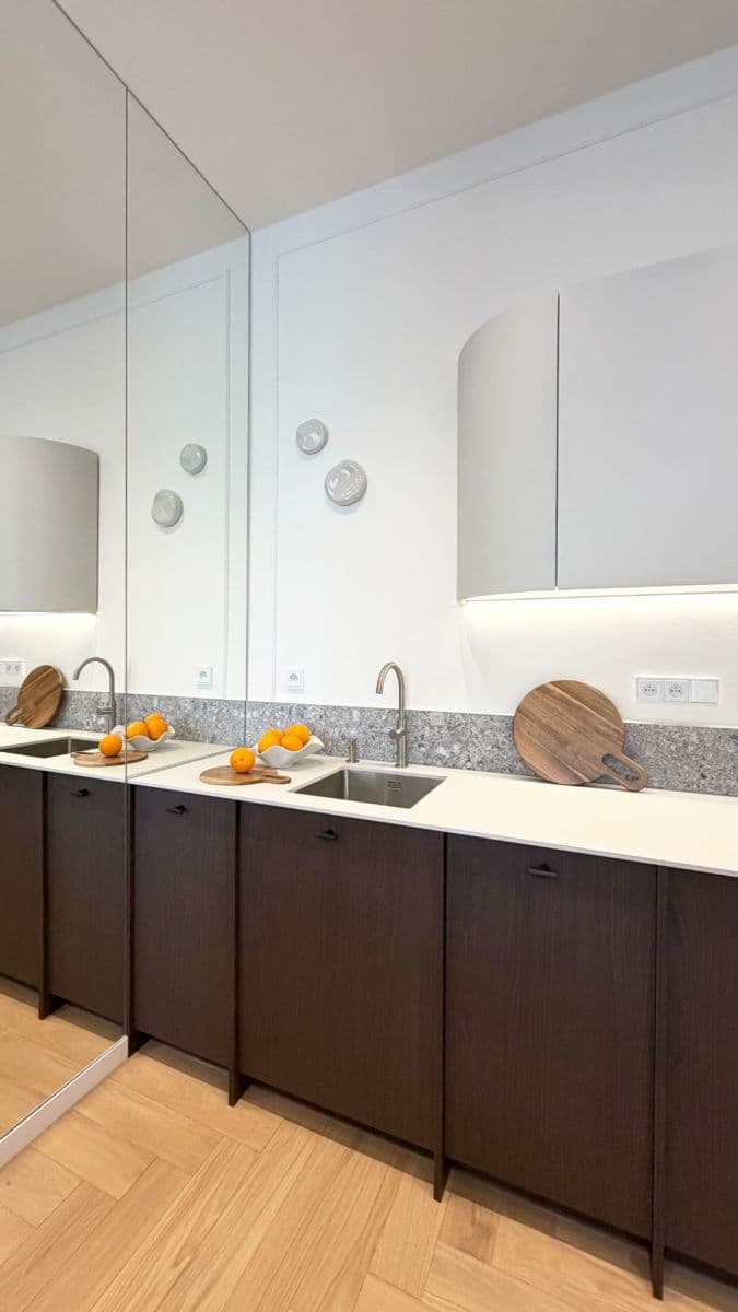 Prenájom bytu 2-izbový 41 m², Karlínské náměstí, Praha, Praha Prenájom bytu 2-izbový 41 m², Karlínské náměstí, Praha, Praha