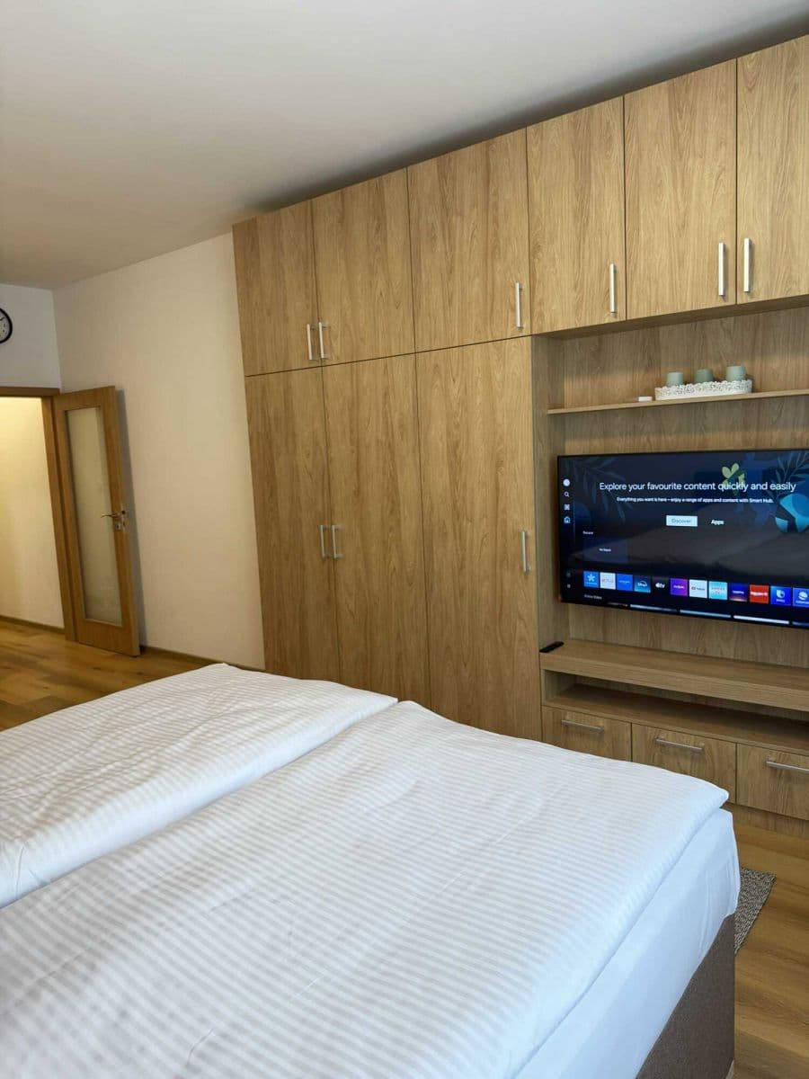 Prenájom bytu 42 m², Zbraslavská, Praha, Praha Prenájom bytu 42 m², Zbraslavská, Praha, Praha