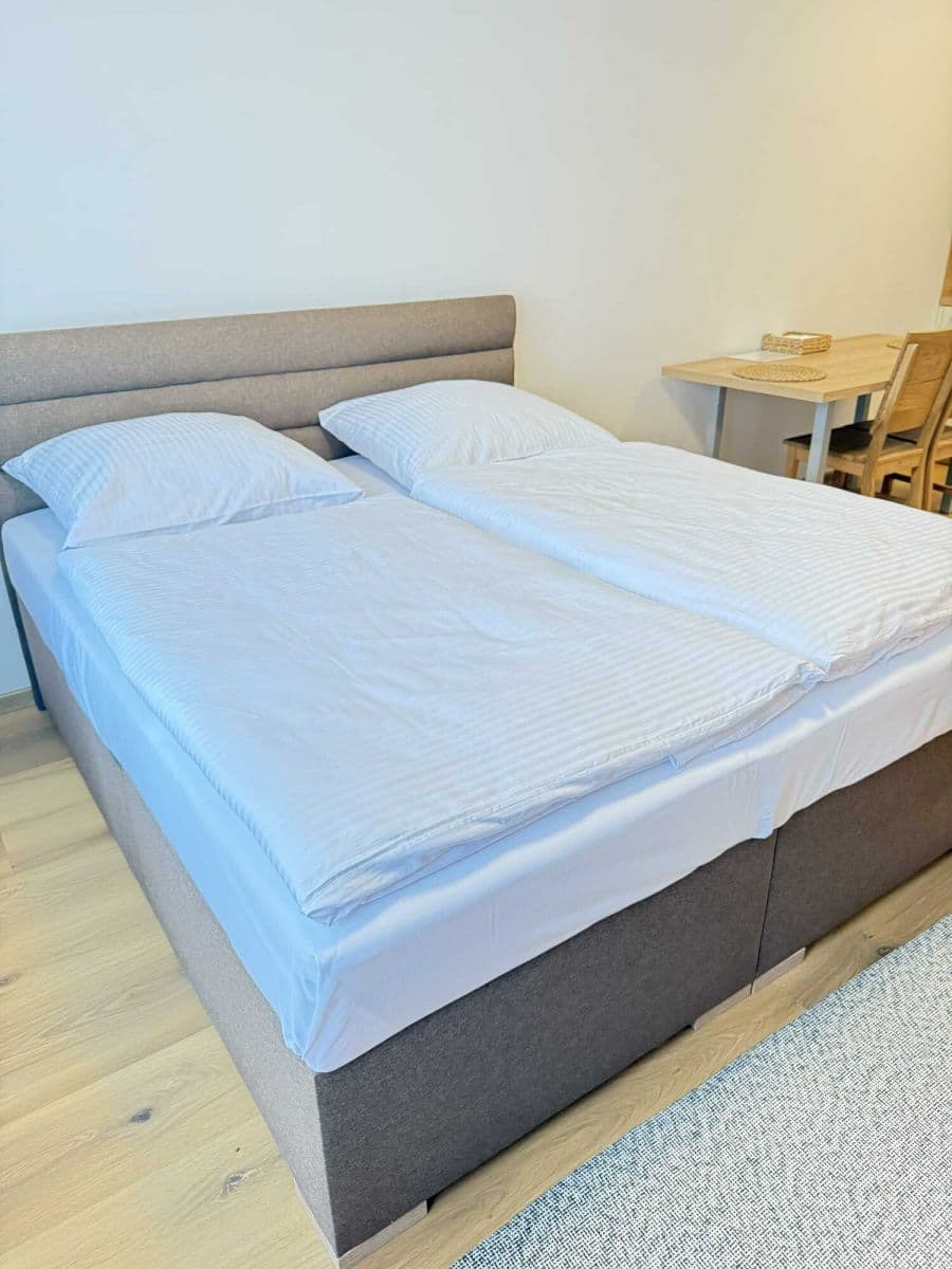 Prenájom bytu 42 m², Zbraslavská, Praha, Praha Prenájom bytu 42 m², Zbraslavská, Praha, Praha