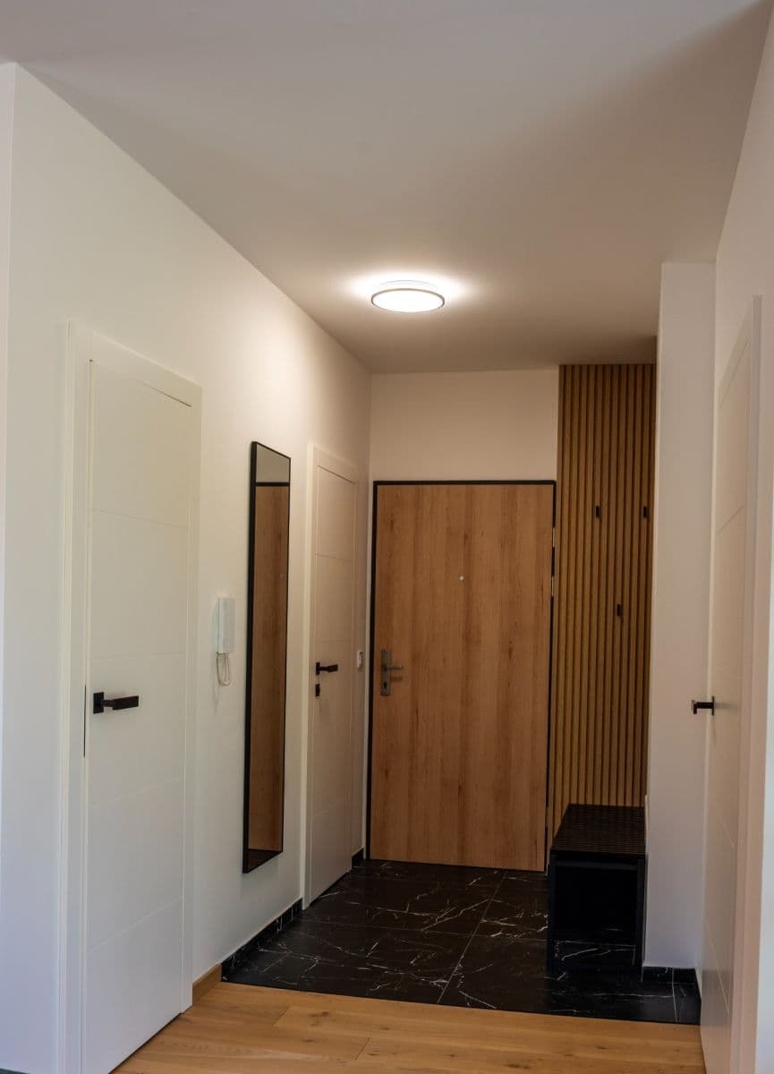 Prenájom bytu 2-izbový 54 m², Pod Hájmi, Košice - mestská časť Lorinčík, Košický kraj Prenájom bytu 2-izbový 54 m², Pod Hájmi, Košice - mestská časť Lorinčík, Košický kraj