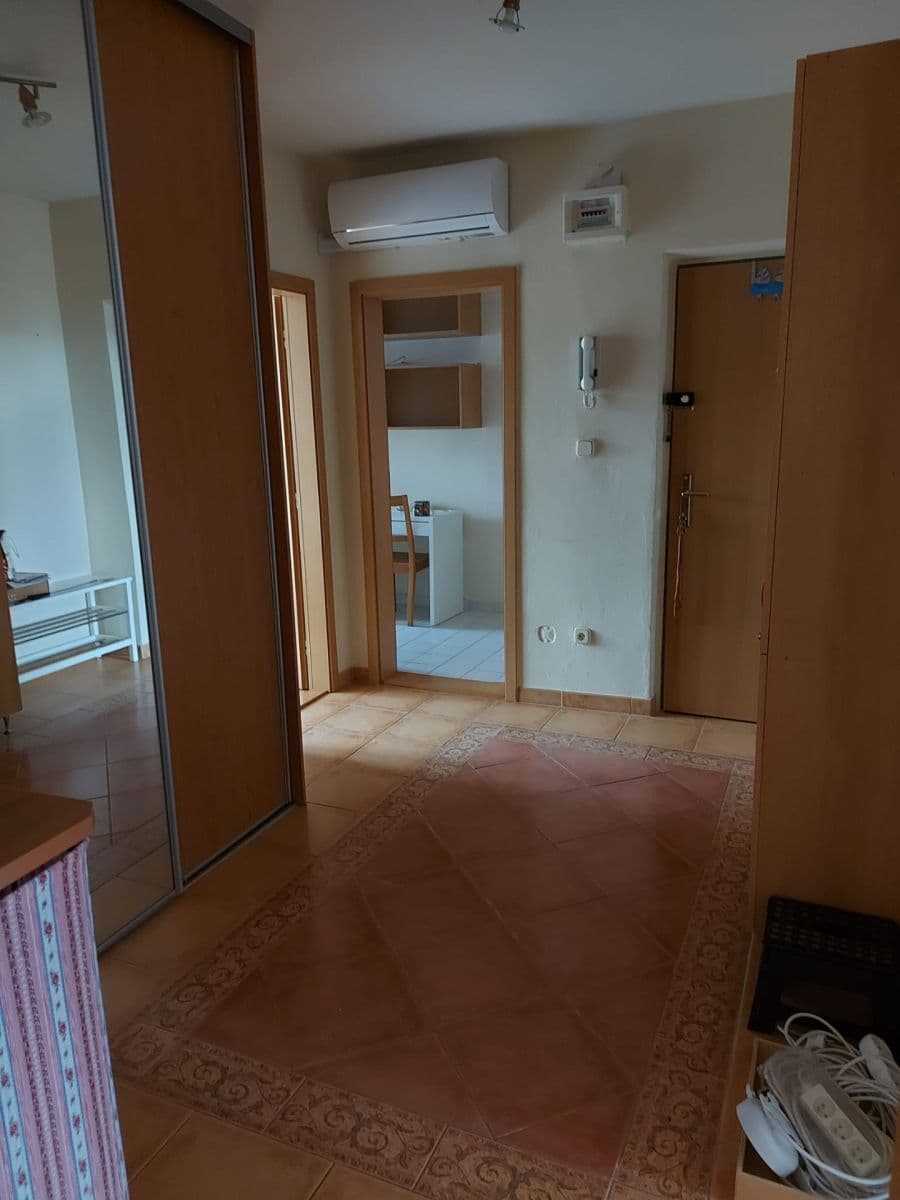 Prenájom bytu 2-izbový 64 m², A. Hlinku, Zvolen, Banskobystrický kraj Prenájom bytu 2-izbový 64 m², A. Hlinku, Zvolen, Banskobystrický kraj