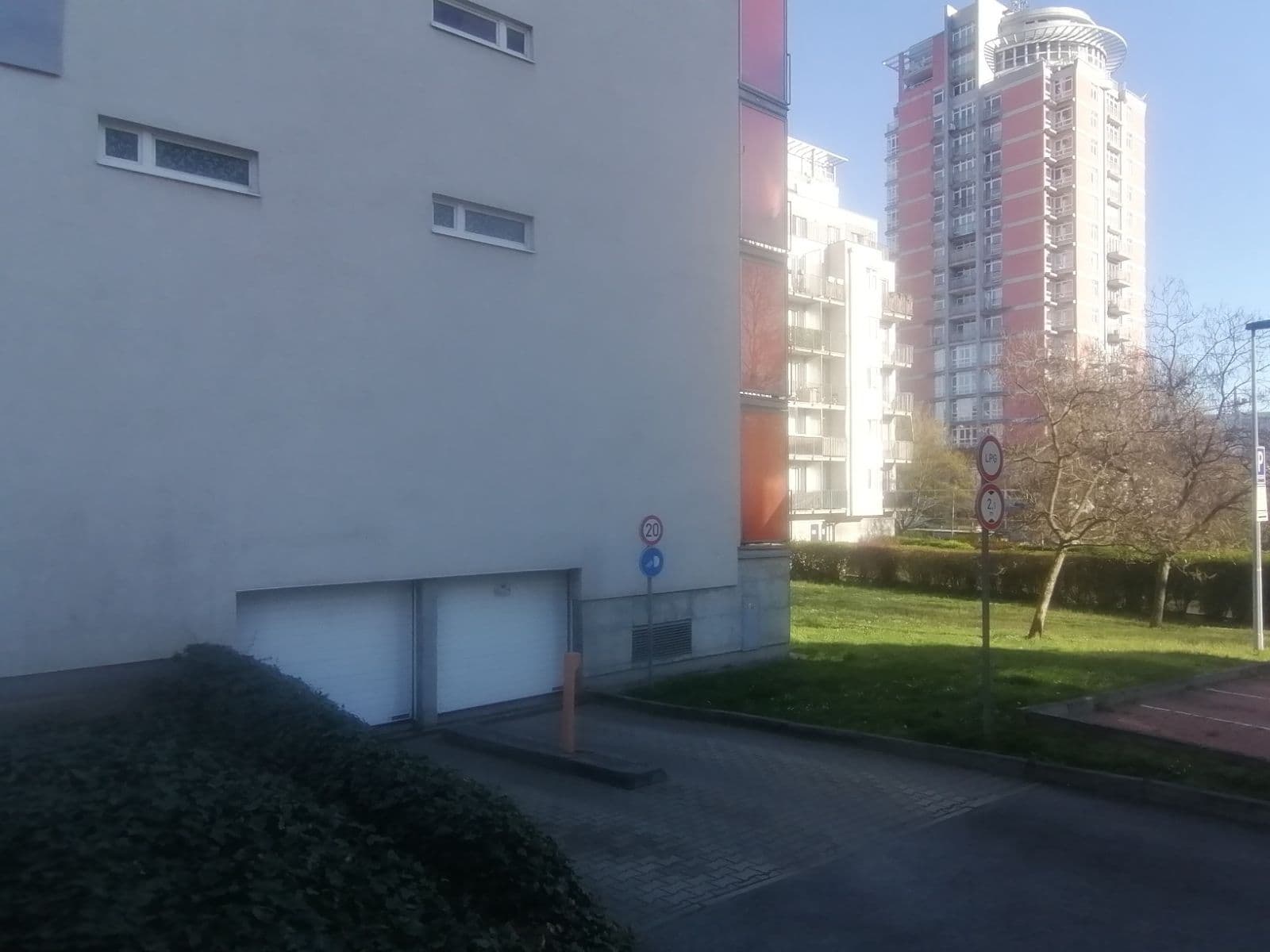 Prenájom garáže 13 m², Názovská, Praha, Praha Prenájom garáže 13 m², Názovská, Praha, Praha