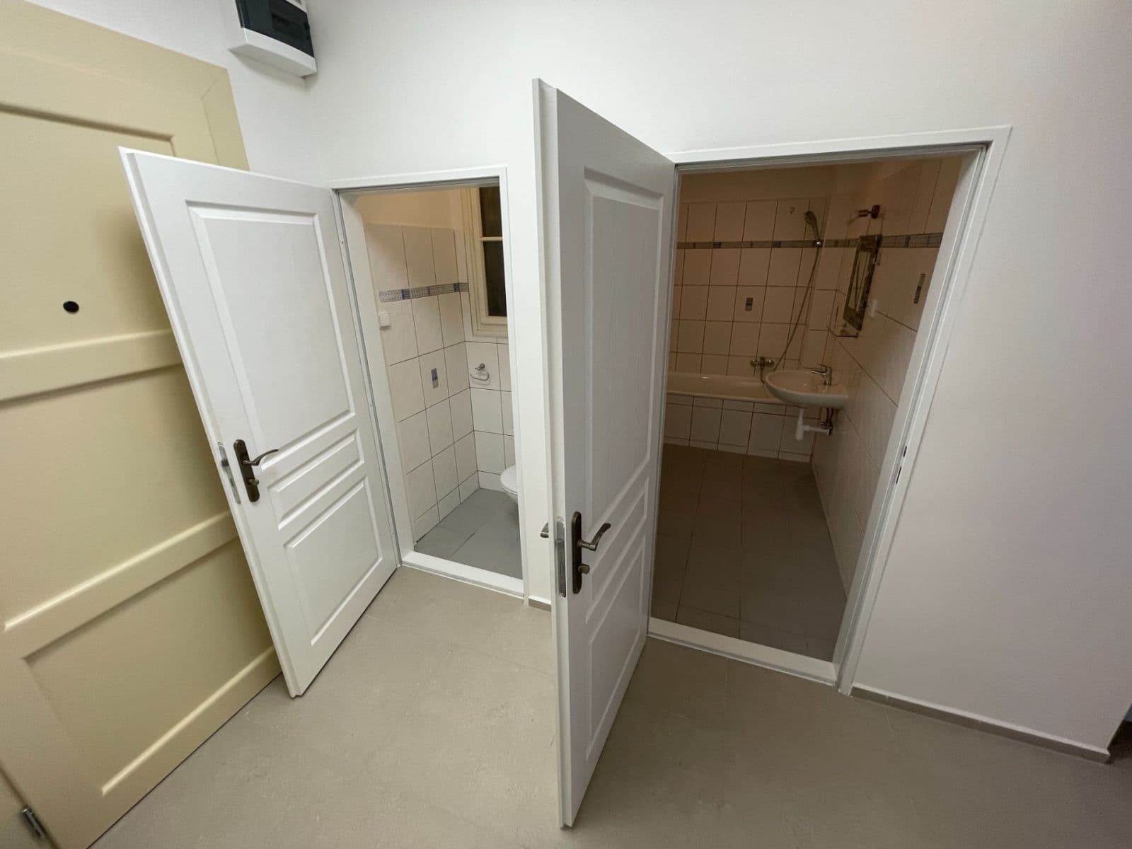 Prenájom bytu 1-izbový 50 m², Bulharská, Praha, Praha Prenájom bytu 1-izbový 50 m², Bulharská, Praha, Praha