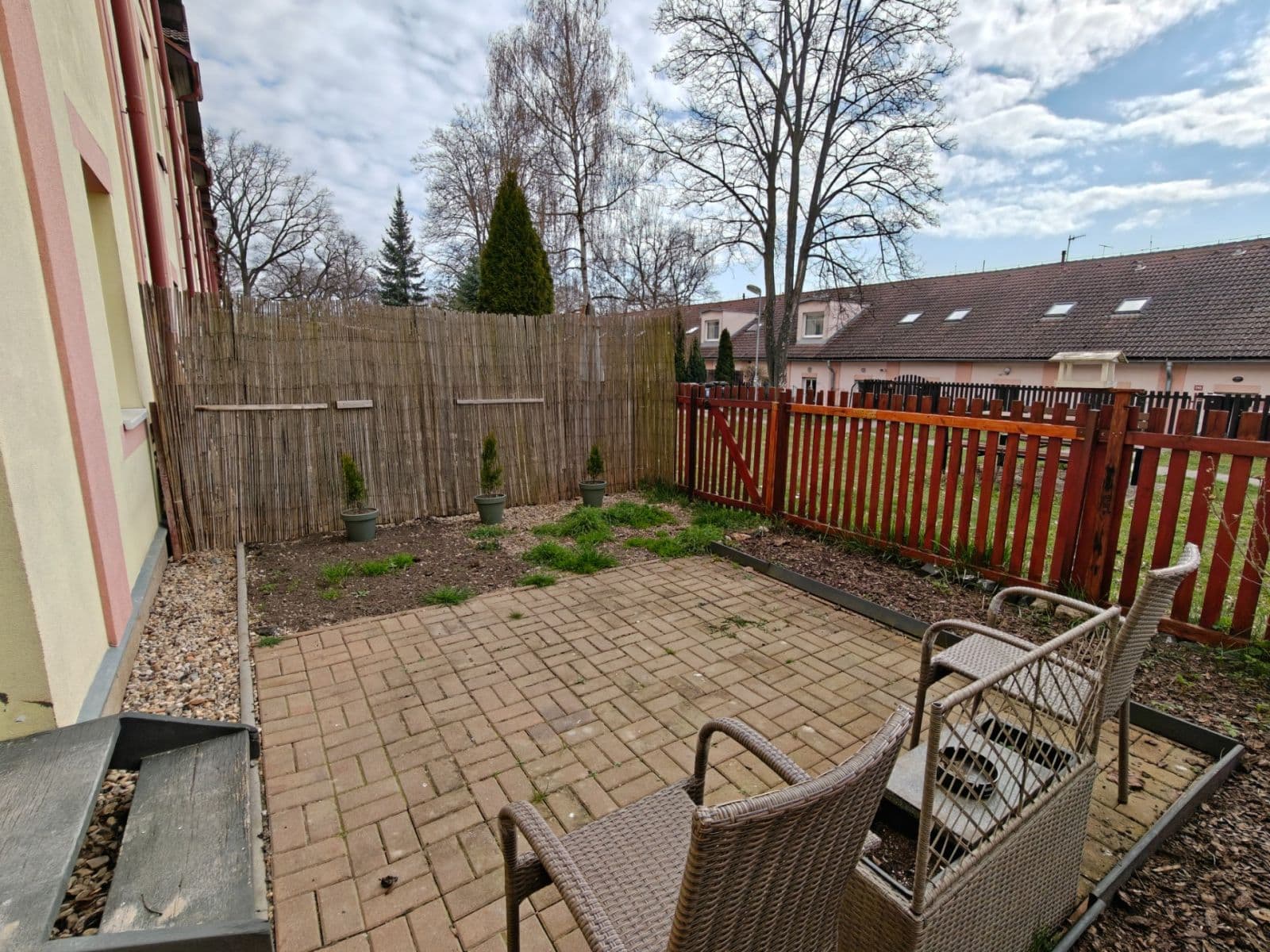 Prenájom bytu 1-izbový 36 m², Kaštanová, Milovice, Středočeský kraj Prenájom bytu 1-izbový 36 m², Kaštanová, Milovice, Středočeský kraj