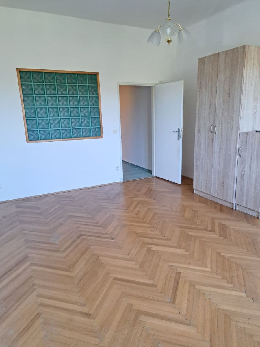Prenájom bytu 1-izbový 30 m², Vinohradská, Praha, Praha Prenájom bytu 1-izbový 30 m², Vinohradská, Praha, Praha