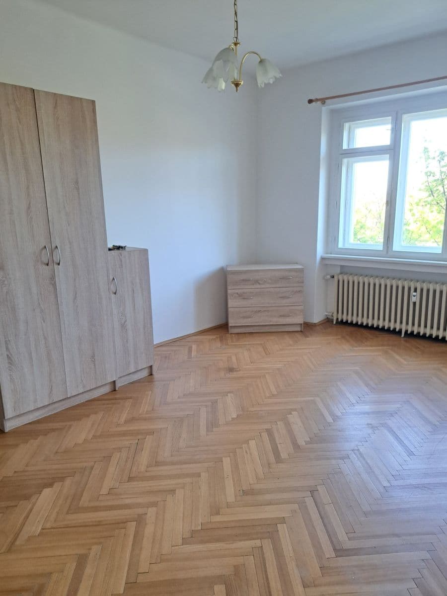 Prenájom bytu 1-izbový 30 m², Vinohradská, Praha, Praha Prenájom bytu 1-izbový 30 m², Vinohradská, Praha, Praha