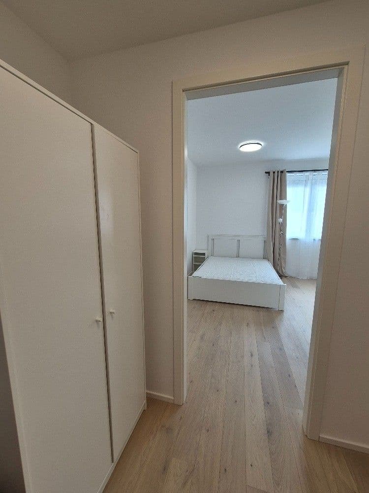 Prenájom bytu 1-izbový 27 m², Mezitraťová, Praha, Praha Prenájom bytu 1-izbový 27 m², Mezitraťová, Praha, Praha