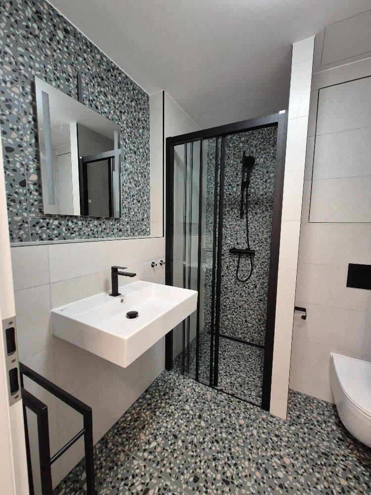 Prenájom bytu 1-izbový 27 m², Mezitraťová, Praha, Praha Prenájom bytu 1-izbový 27 m², Mezitraťová, Praha, Praha