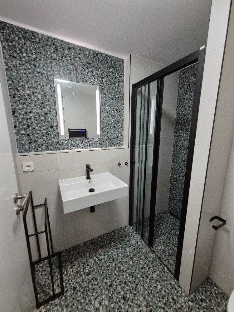 Prenájom bytu 1-izbový 27 m², Mezitraťová, Praha, Praha Prenájom bytu 1-izbový 27 m², Mezitraťová, Praha, Praha