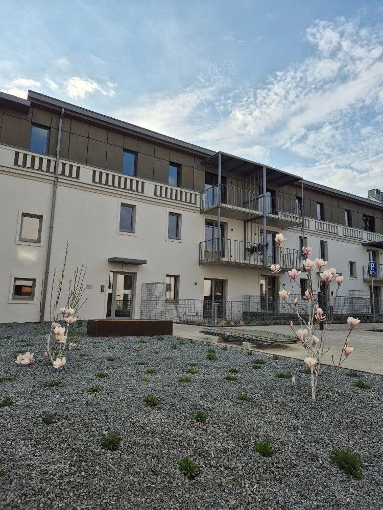 Prenájom bytu 1-izbový 27 m², Mezitraťová, Praha, Praha Prenájom bytu 1-izbový 27 m², Mezitraťová, Praha, Praha