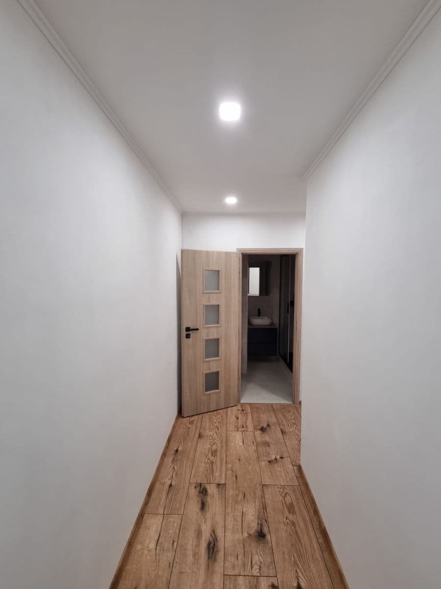 Predaj bytu 2-izbový 57 m², Hrdlovská, Osek, Ústecký kraj Predaj bytu 2-izbový 57 m², Hrdlovská, Osek, Ústecký kraj