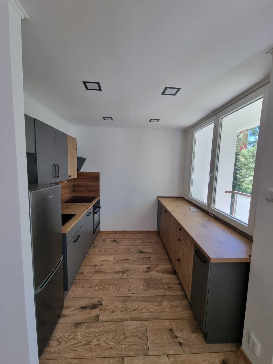 Predaj bytu 2-izbový 57 m², Hrdlovská, Osek, Ústecký kraj Predaj bytu 2-izbový 57 m², Hrdlovská, Osek, Ústecký kraj