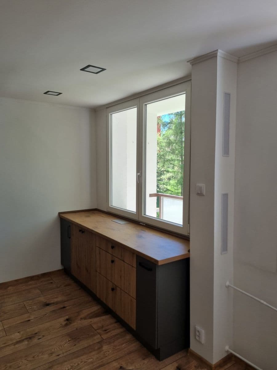 Predaj bytu 2-izbový 57 m², Hrdlovská, Osek, Ústecký kraj Predaj bytu 2-izbový 57 m², Hrdlovská, Osek, Ústecký kraj