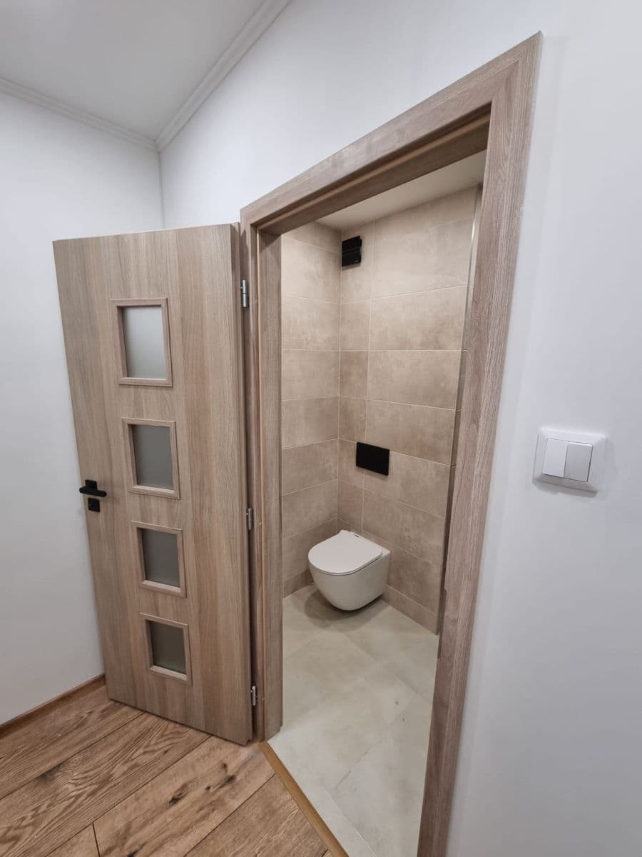 Predaj bytu 2-izbový 57 m², Hrdlovská, Osek, Ústecký kraj Predaj bytu 2-izbový 57 m², Hrdlovská, Osek, Ústecký kraj