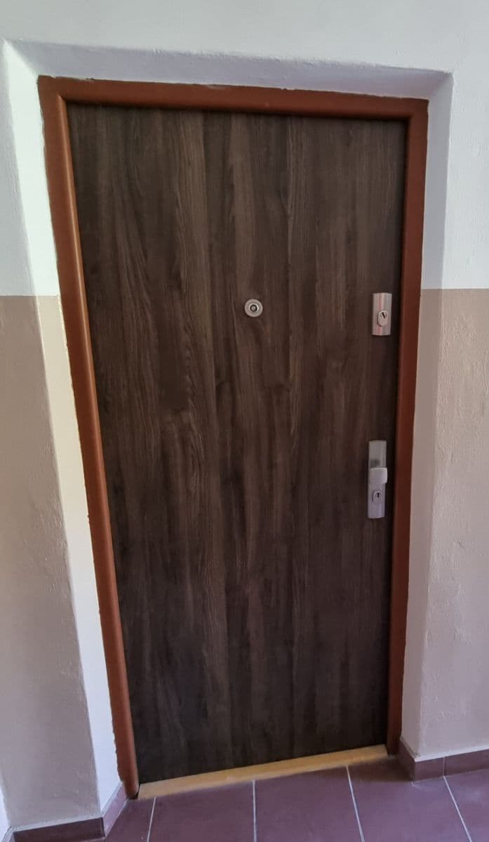 Predaj bytu 2-izbový 57 m², Hrdlovská, Osek, Ústecký kraj Predaj bytu 2-izbový 57 m², Hrdlovská, Osek, Ústecký kraj