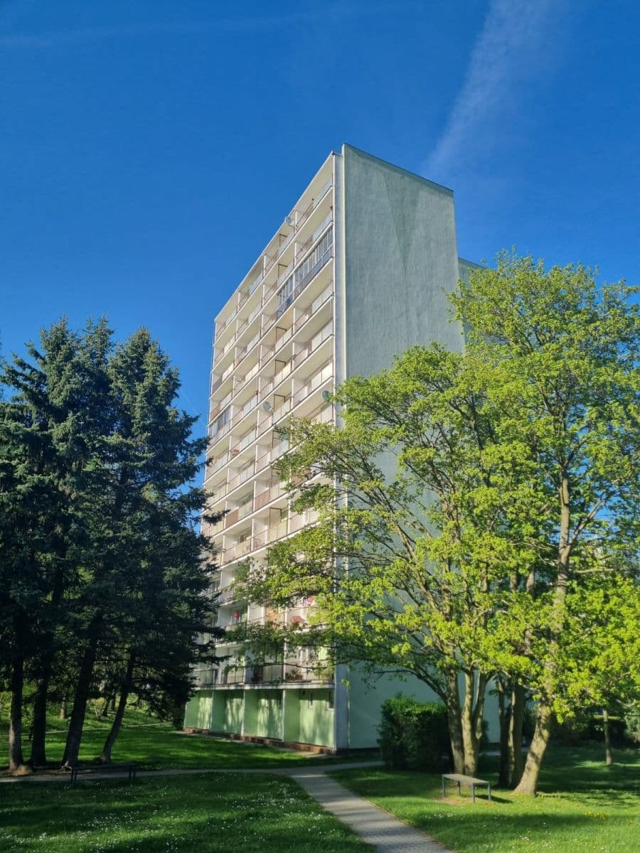 Predaj bytu 2-izbový 57 m², Hrdlovská, Osek, Ústecký kraj Predaj bytu 2-izbový 57 m², Hrdlovská, Osek, Ústecký kraj