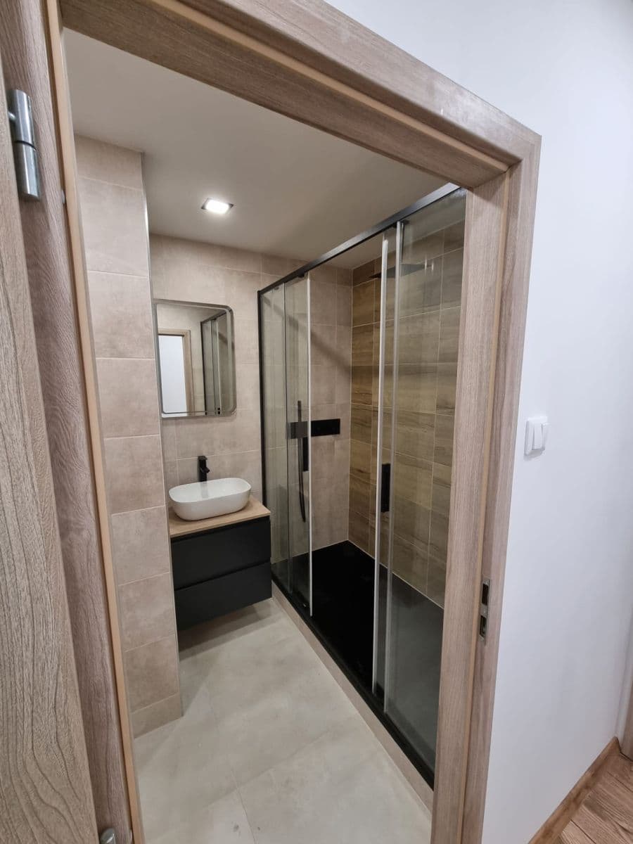 Predaj bytu 2-izbový 57 m², Hrdlovská, Osek, Ústecký kraj Predaj bytu 2-izbový 57 m², Hrdlovská, Osek, Ústecký kraj