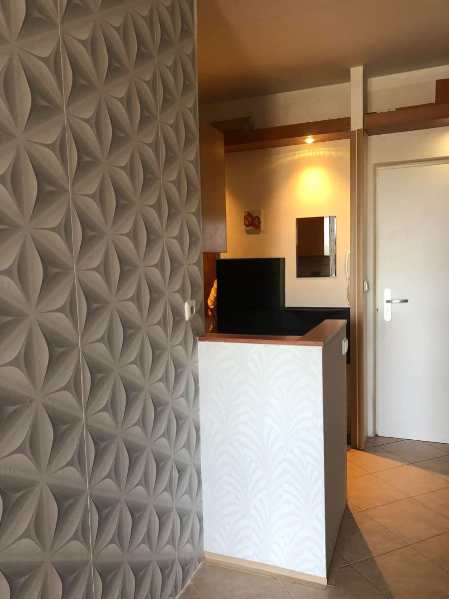 Prenájom bytu 1-izbový 29 m², J. Valčíka, Otrokovice, Zlínský kraj Prenájom bytu 1-izbový 29 m², J. Valčíka, Otrokovice, Zlínský kraj