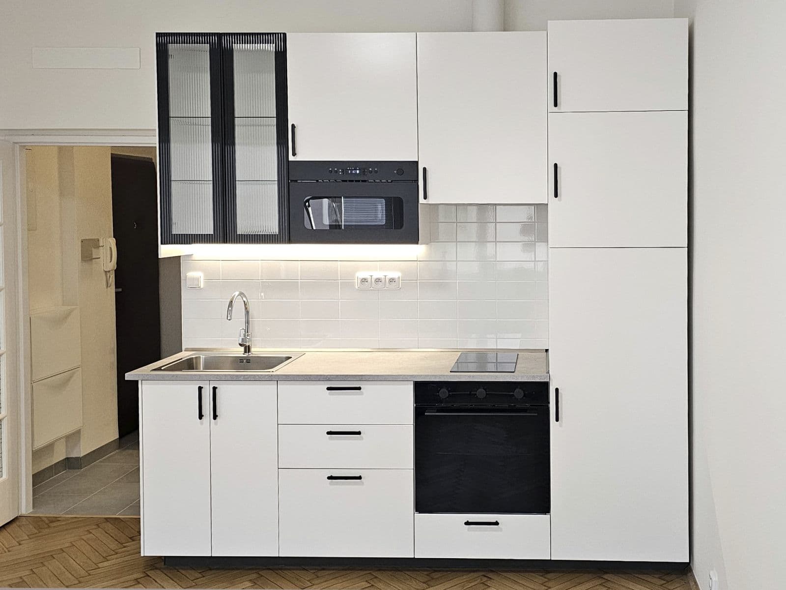 Prenájom bytu Garsoniéra 28 m², Heřmanova, Praha, Praha Prenájom bytu Garsoniéra 28 m², Heřmanova, Praha, Praha