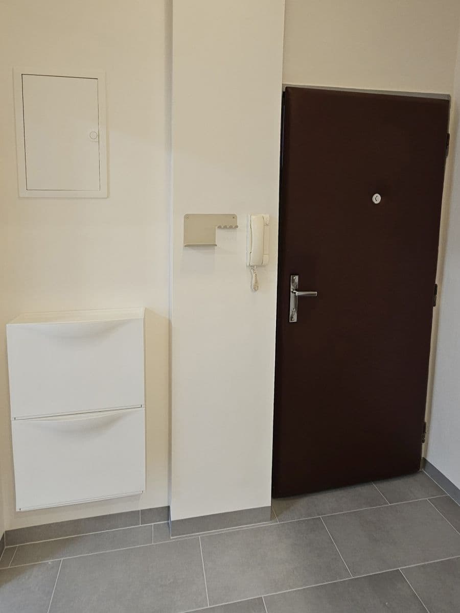 Prenájom bytu Garsoniéra 28 m², Heřmanova, Praha, Praha Prenájom bytu Garsoniéra 28 m², Heřmanova, Praha, Praha