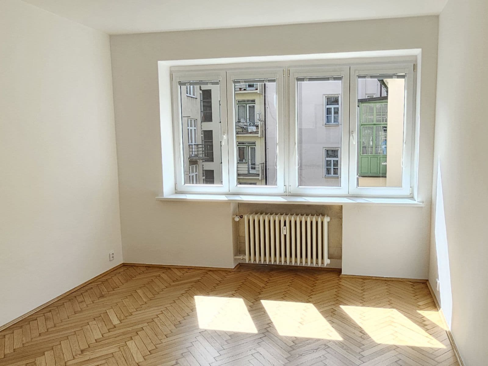 Prenájom bytu Garsoniéra 28 m², Heřmanova, Praha, Praha Prenájom bytu Garsoniéra 28 m², Heřmanova, Praha, Praha