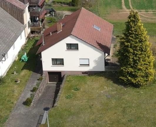 Predaj domu 185 m², pozemek 1.050 m², Frauenstraße 44, Bernstadt, Bádensko-Wurttembersko Predaj domu 185 m², pozemek 1.050 m², Frauenstraße 44, Bernstadt, Bádensko-Wurttembersko