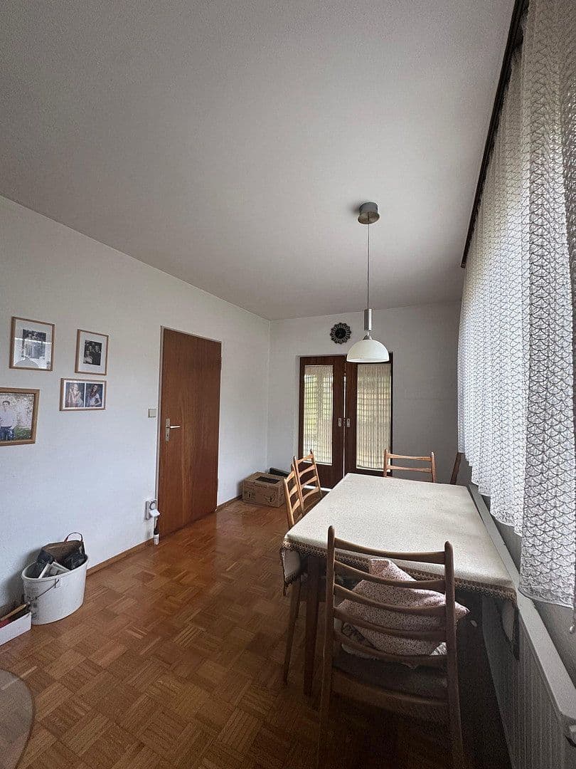 Predaj domu 185 m², pozemek 1.050 m², Frauenstraße 44, Bernstadt, Bádensko-Wurttembersko Predaj domu 185 m², pozemek 1.050 m², Frauenstraße 44, Bernstadt, Bádensko-Wurttembersko