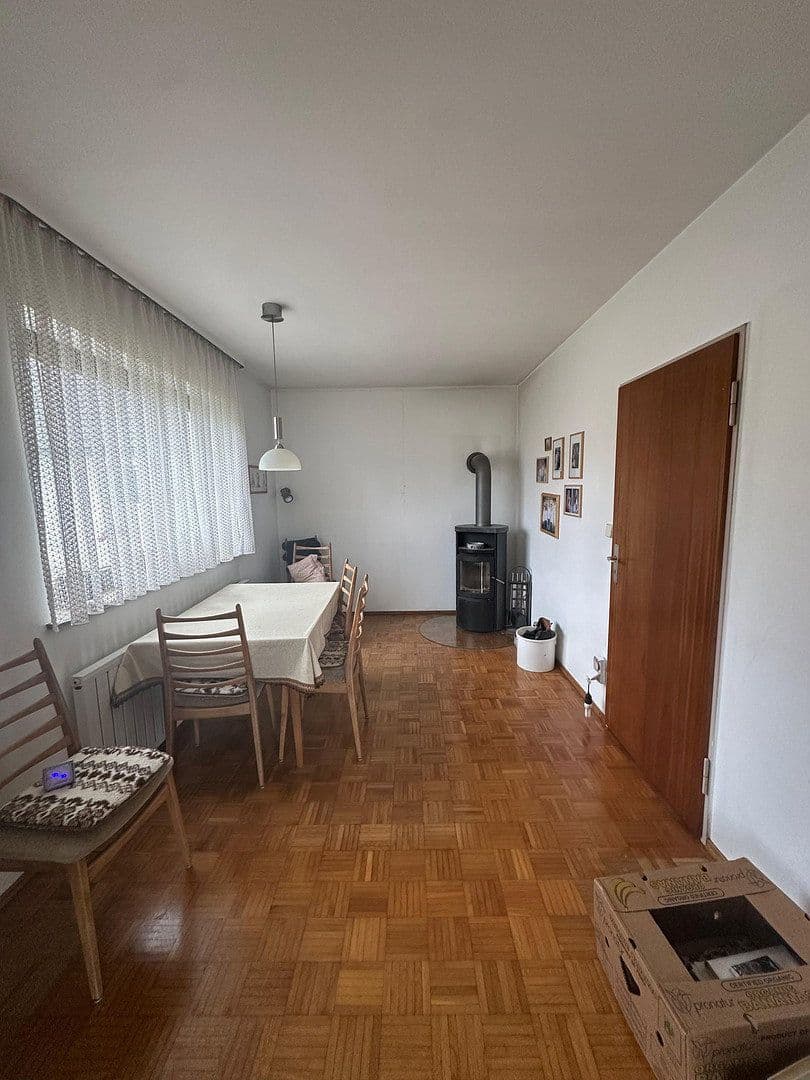 Predaj domu 185 m², pozemek 1.050 m², Frauenstraße 44, Bernstadt, Bádensko-Wurttembersko Predaj domu 185 m², pozemek 1.050 m², Frauenstraße 44, Bernstadt, Bádensko-Wurttembersko