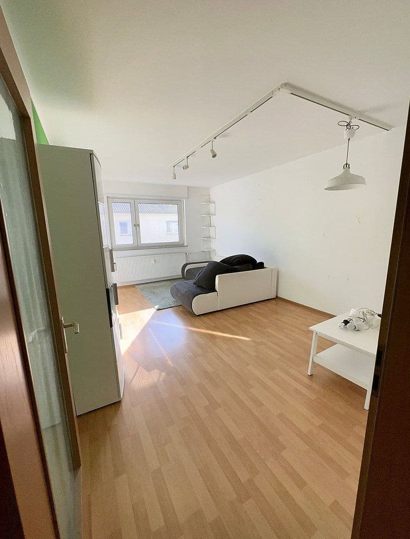 Prenájom bytu 3-izbový 68 m², Eichelsheimer Strasse 27, Mannheim, Bádensko-Wurttembersko Prenájom bytu 3-izbový 68 m², Eichelsheimer Strasse 27, Mannheim, Bádensko-Wurttembersko