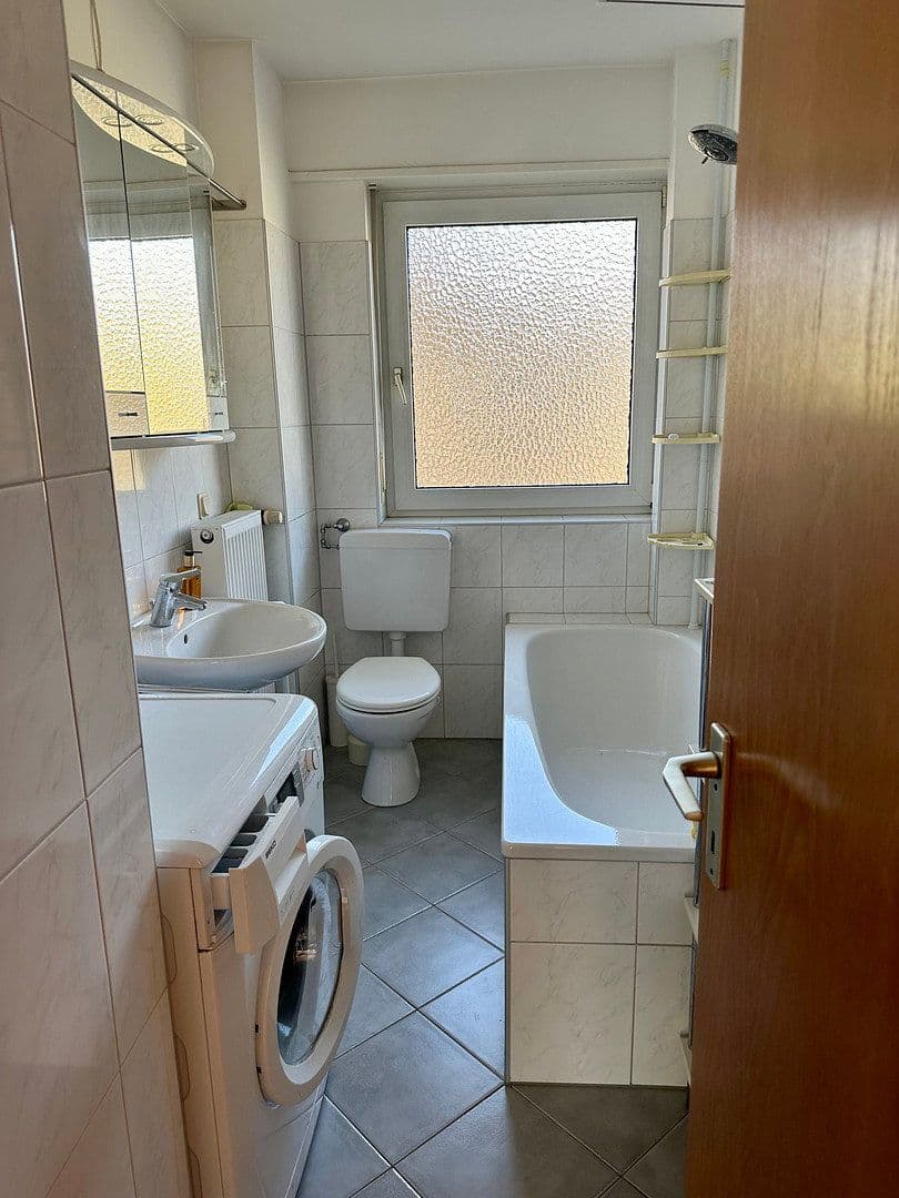 Prenájom bytu 3-izbový 68 m², Eichelsheimer Strasse 27, Mannheim, Bádensko-Wurttembersko Prenájom bytu 3-izbový 68 m², Eichelsheimer Strasse 27, Mannheim, Bádensko-Wurttembersko