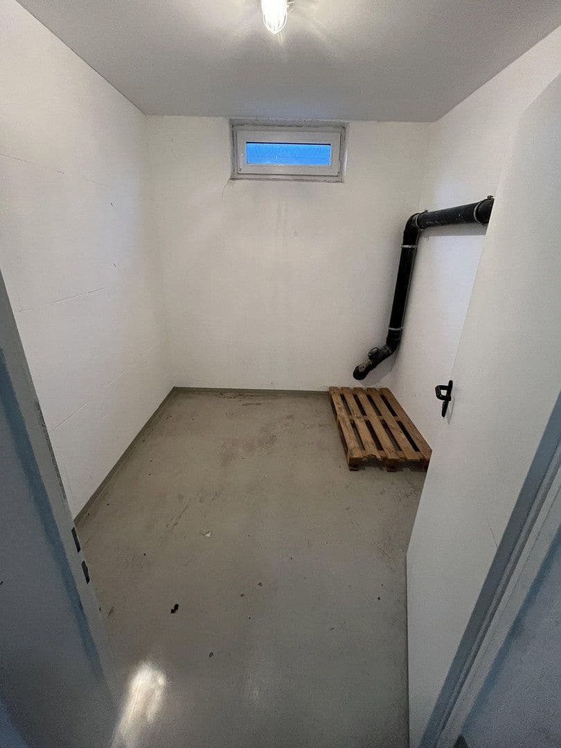 Prenájom bytu 3-izbový 92 m², Schwerin, Meklenbursko-Predpomoransko Prenájom bytu 3-izbový 92 m², Schwerin, Meklenbursko-Predpomoransko