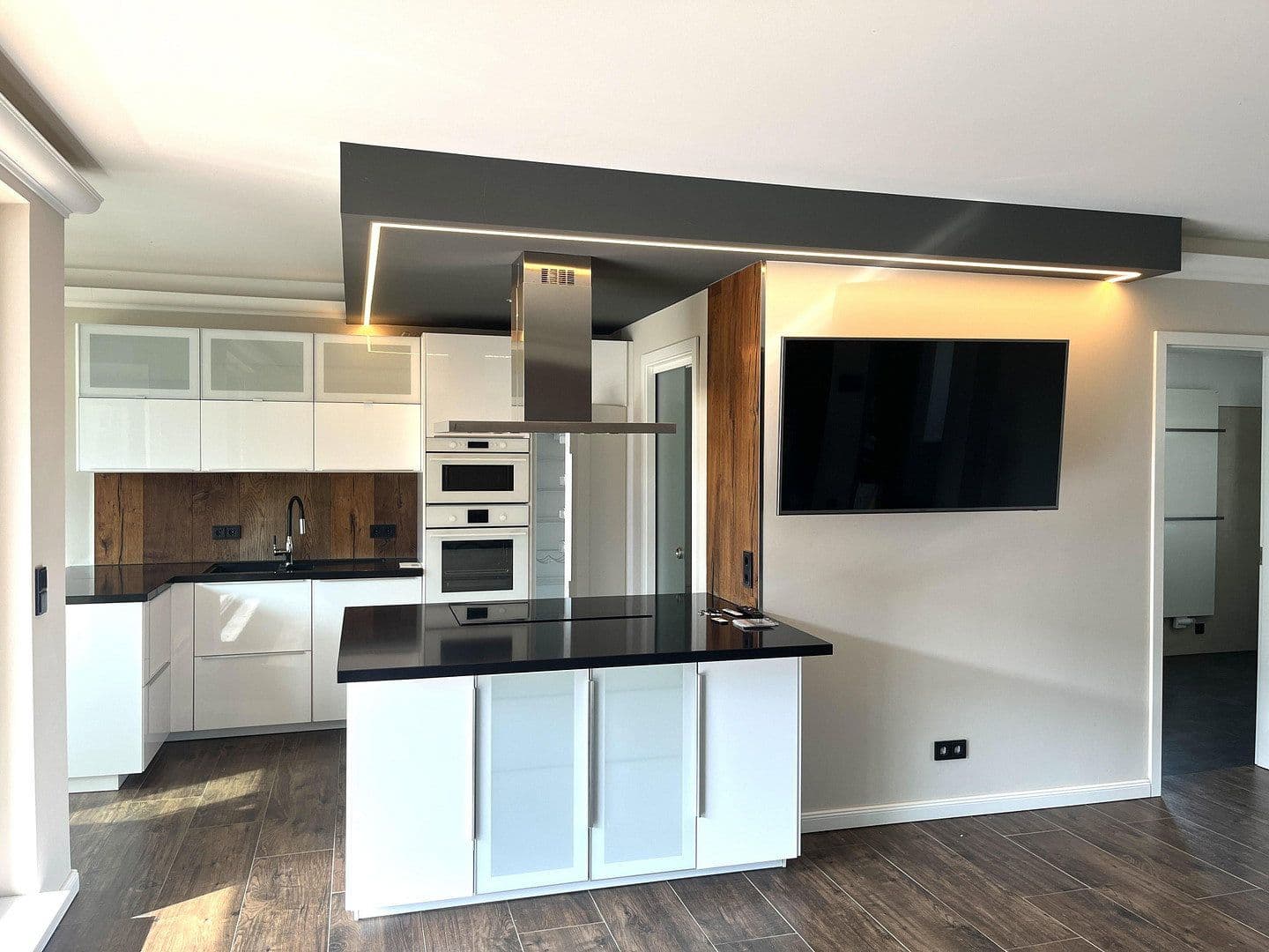 Prenájom bytu 3-izbový 92 m², Schwerin, Meklenbursko-Predpomoransko Prenájom bytu 3-izbový 92 m², Schwerin, Meklenbursko-Predpomoransko