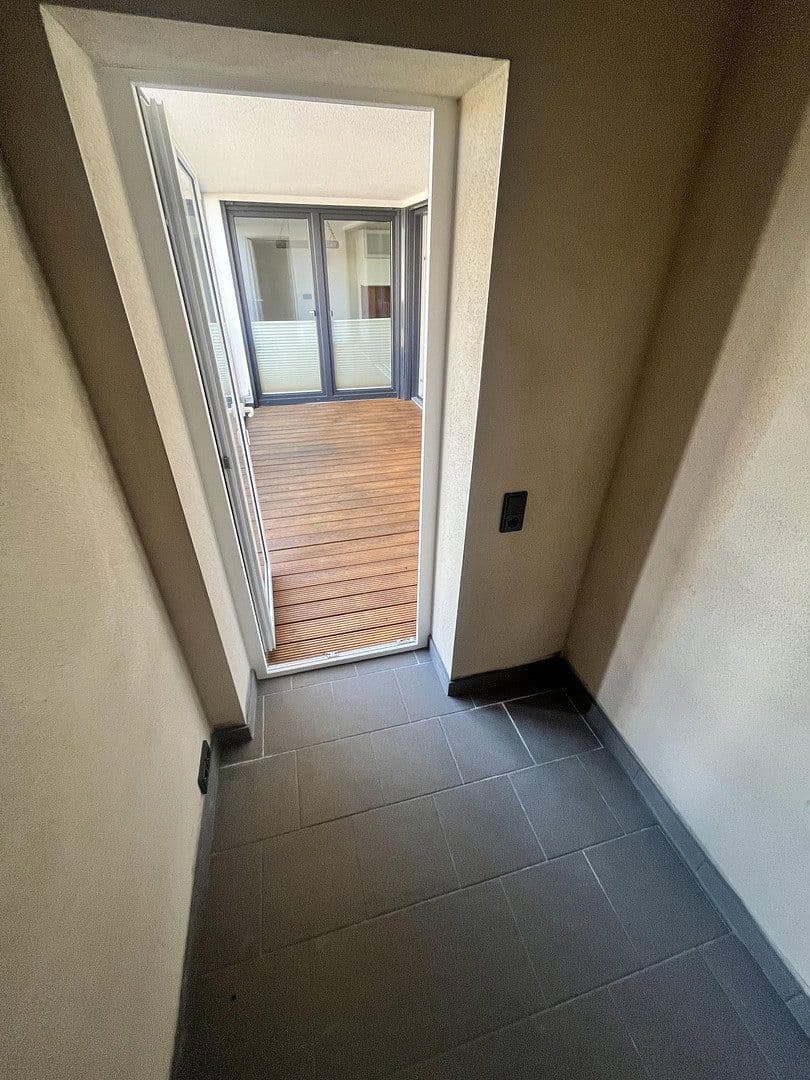 Prenájom bytu 3-izbový 92 m², Schwerin, Meklenbursko-Predpomoransko Prenájom bytu 3-izbový 92 m², Schwerin, Meklenbursko-Predpomoransko