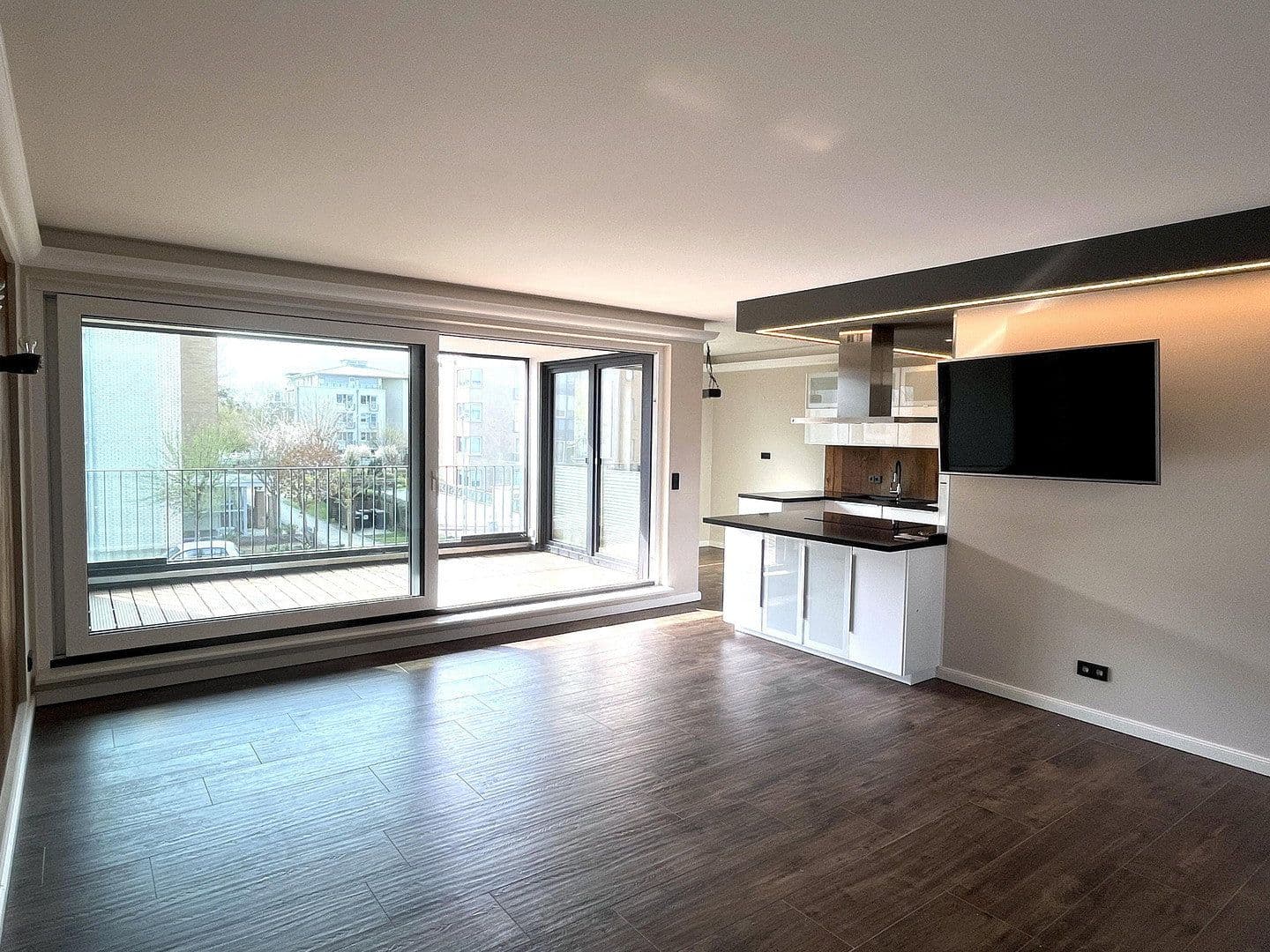 Prenájom bytu 3-izbový 92 m², Schwerin, Meklenbursko-Predpomoransko Prenájom bytu 3-izbový 92 m², Schwerin, Meklenbursko-Predpomoransko